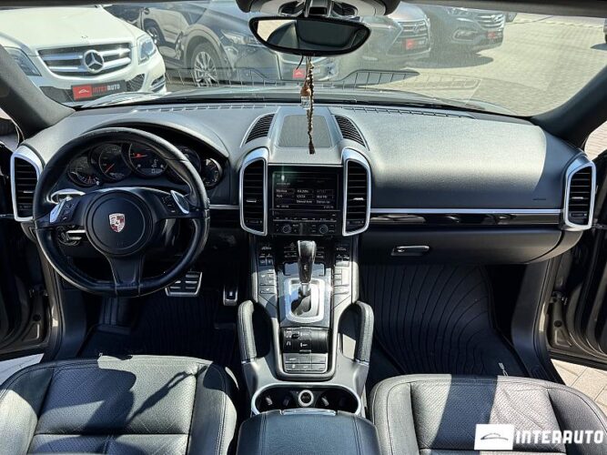 Porsche Cayenne 40 interauto-car