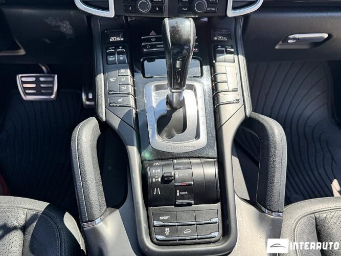 Porsche Cayenne 46 interauto-car