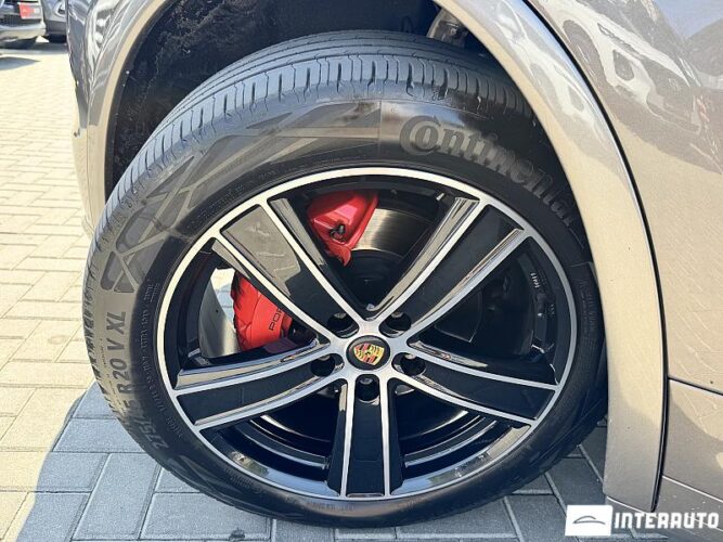 Porsche Cayenne 51 interauto-car