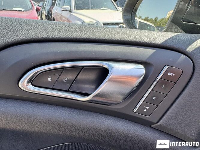 Porsche Cayenne 53 interauto-car