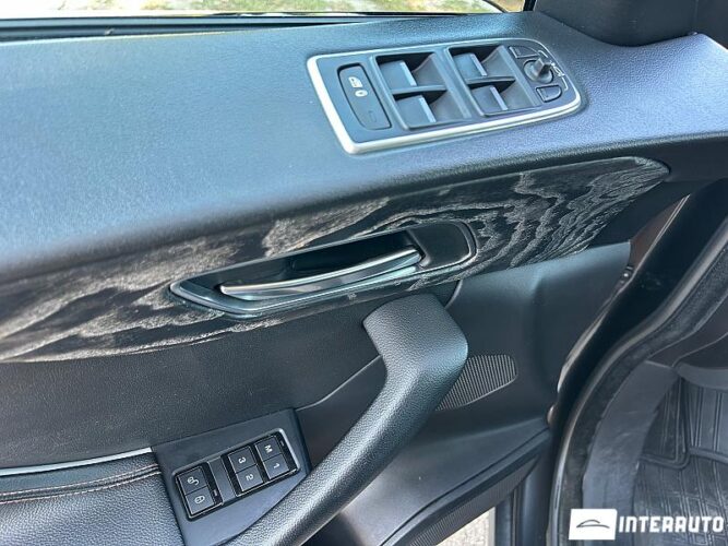 Jaguar F-Pace 37 interauto-car