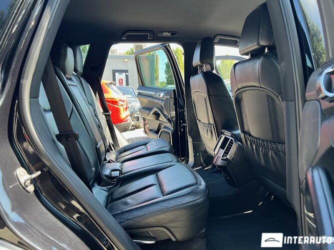 Porsche Cayenne 44 interauto-car