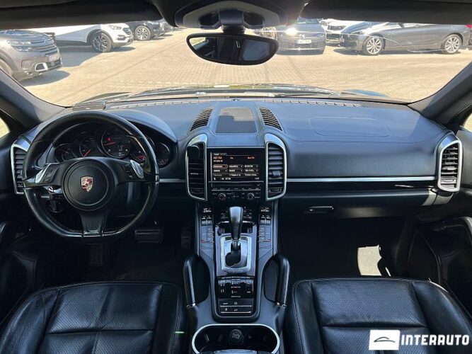 Porsche Cayenne 37 interauto-car