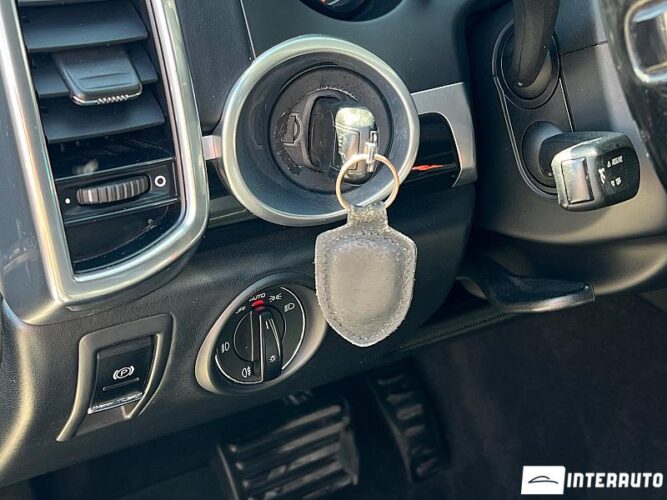 Porsche Cayenne 36 interauto-car