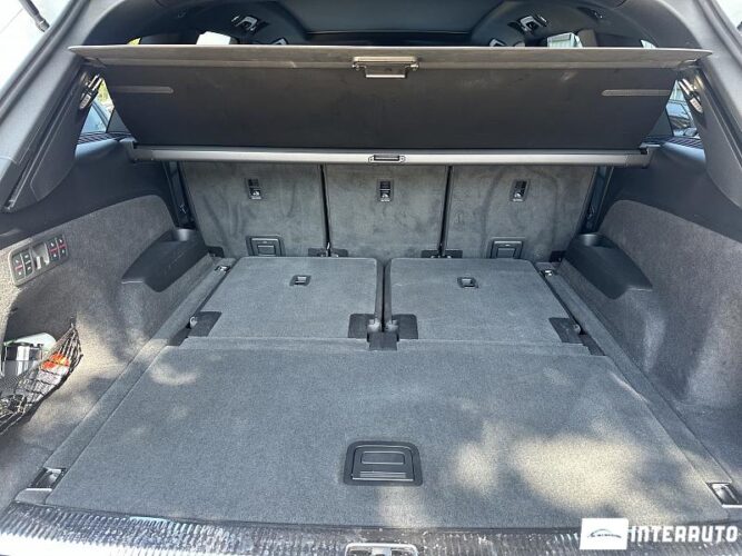 Audi Q7 62 interauto-car