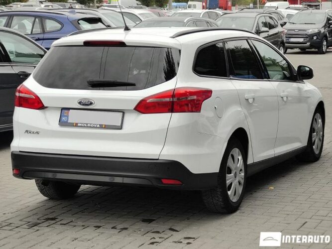 Ford Focus 29 interauto-car