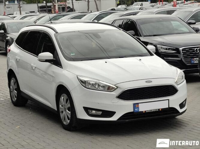 Ford Focus 28 interauto-car