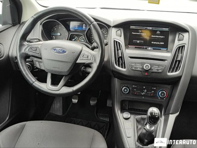 Ford Focus 35 interauto-car