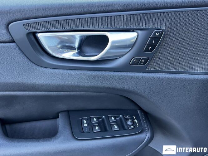 Volvo XC 60 51 interauto-car