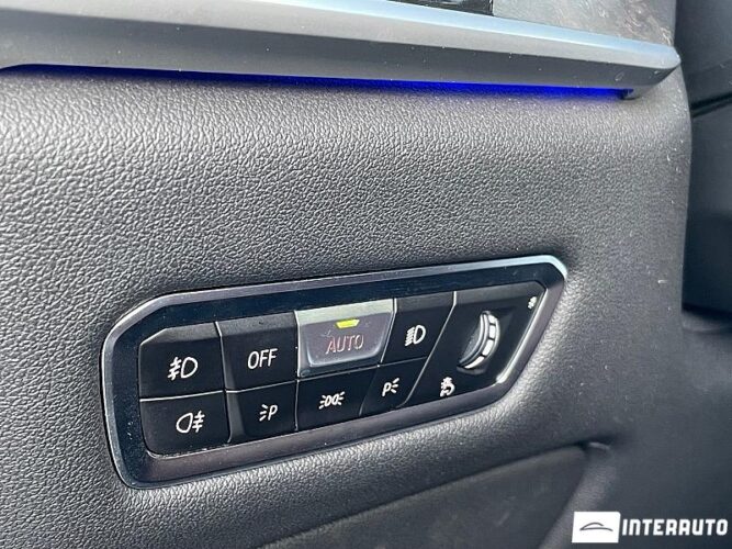 BMW X7 3.0d 42 interauto-car