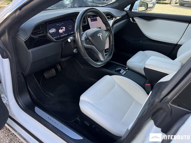 Tesla Model S 35 interauto-car