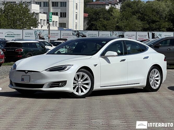 Tesla Model S 31 interauto-car