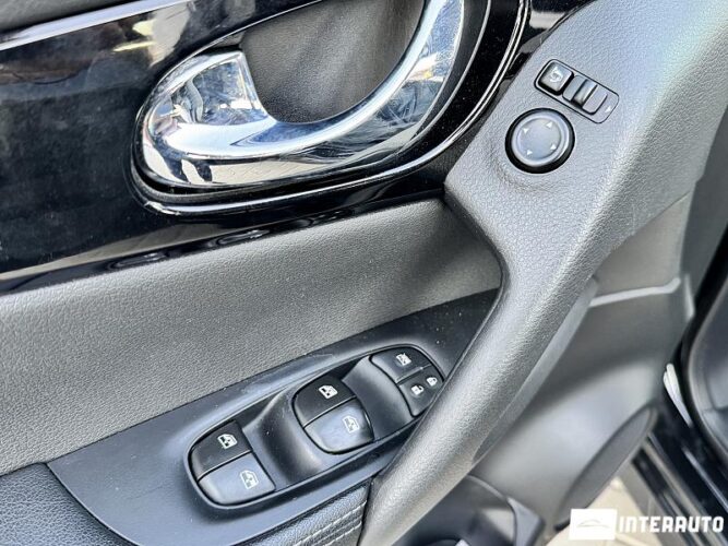 Nissan Qashqai 47 interauto-car