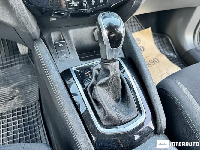 Nissan Qashqai 42 interauto-car