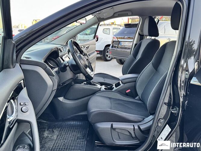 Nissan Qashqai 35 interauto-car