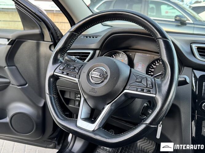 Nissan Qashqai 37 interauto-car