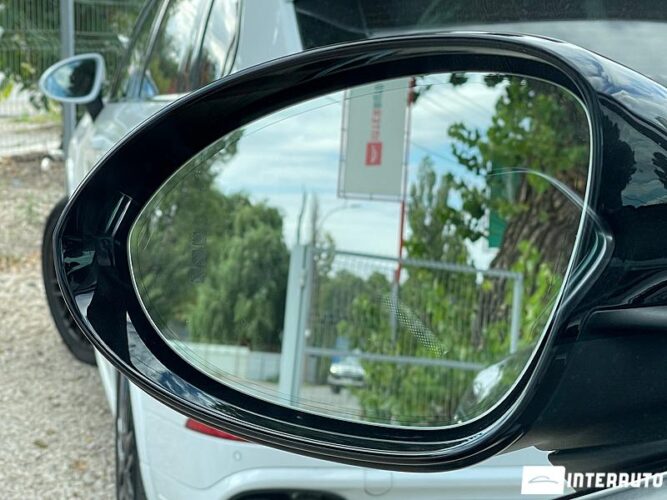 Porsche Cayenne 37 interauto-car