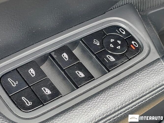 Porsche Cayenne 40 interauto-car