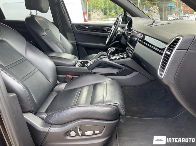 Porsche Cayenne 48 interauto-car