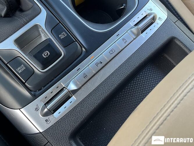 Kia Carnival 49 interauto-car