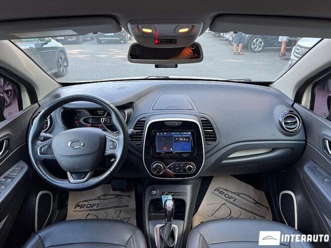 Renault Captur 36 interauto-car