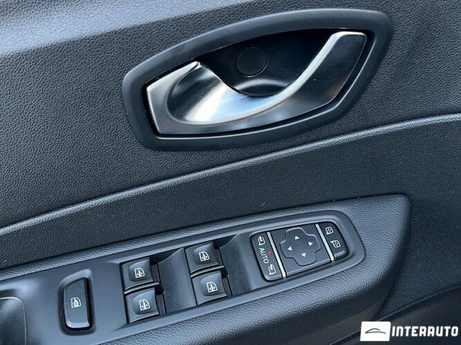 Renault Captur 34 interauto-car