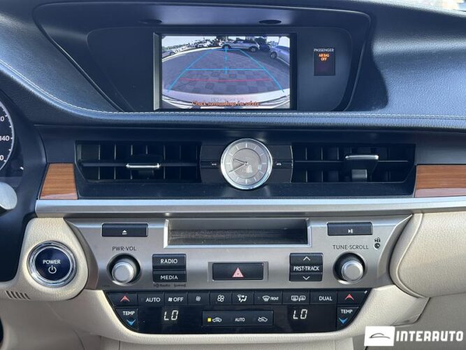 Lexus ES 300h 42 interauto-car