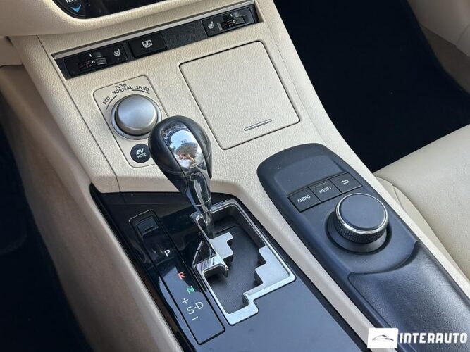 Lexus ES 300h 43 interauto-car