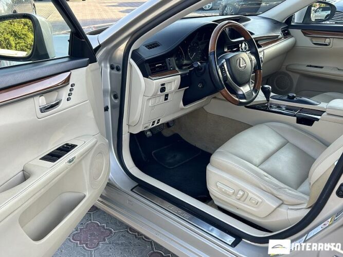 Lexus ES 300h 35 interauto-car