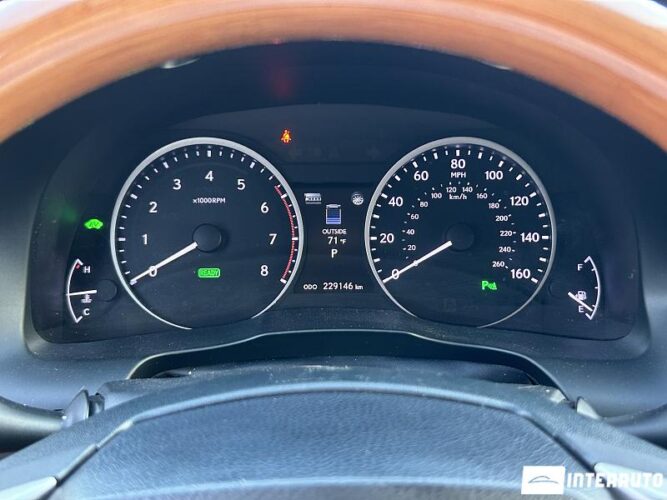 Lexus ES 300h 41 interauto-car