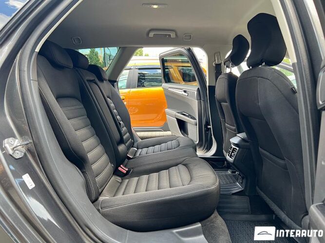 Ford Mondeo 44 interauto-car