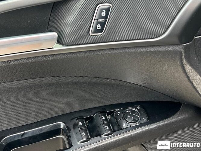 Ford Mondeo 34 interauto-car