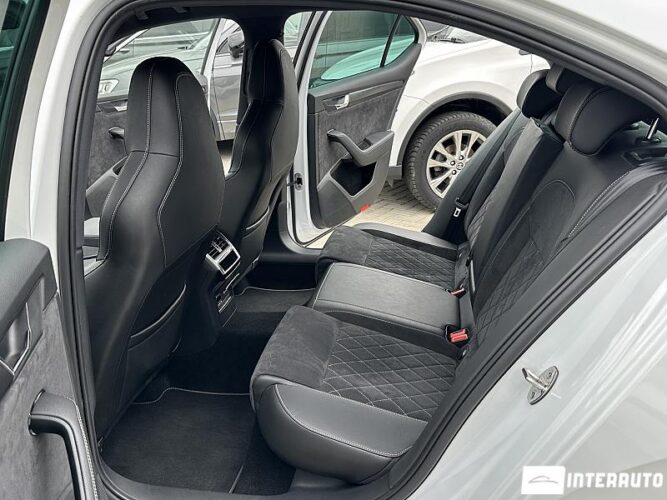 Skoda Superb 45 interauto-car