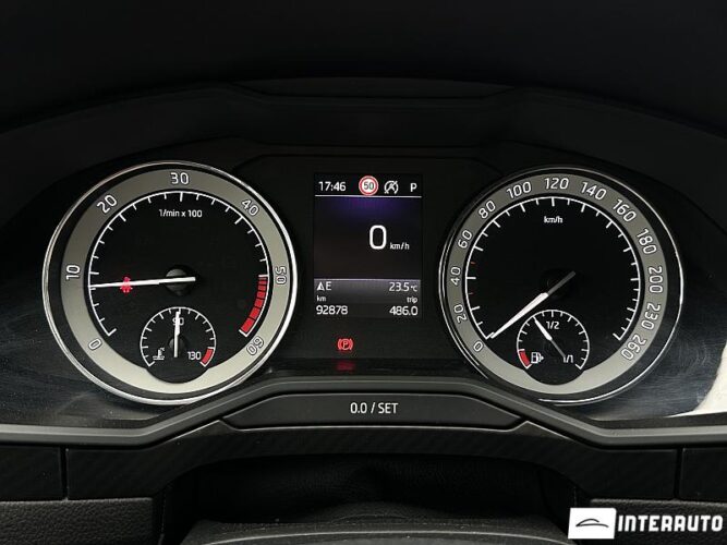 Skoda Superb 39 interauto-car