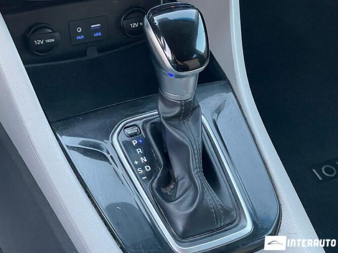 Hyundai Ioniq 44 interauto-car