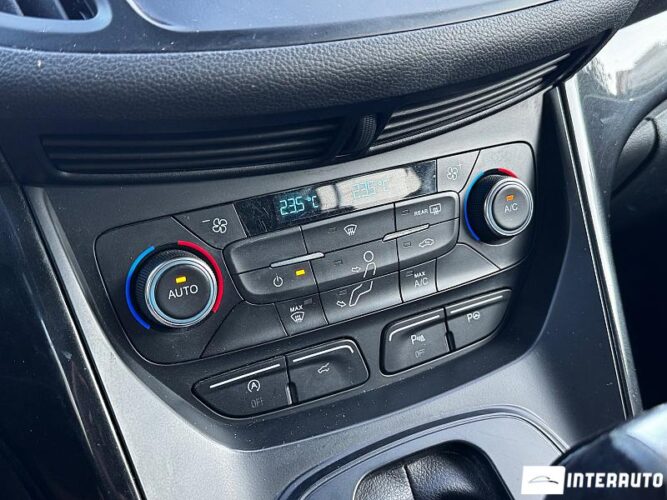 Ford Kuga 42 interauto-car