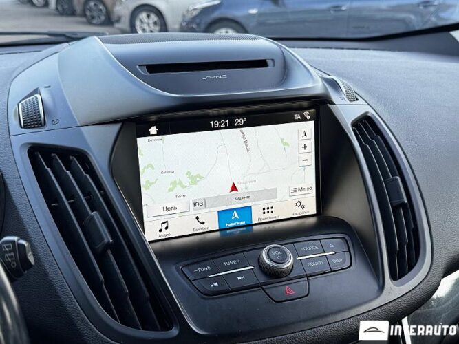 Ford Kuga 40 interauto-car