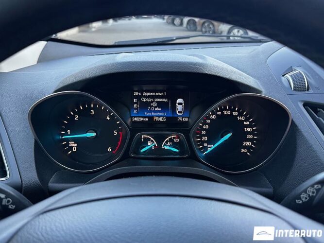 Ford Kuga 38 interauto-car