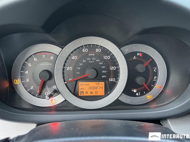 Toyota Rav-4 37 interauto-car