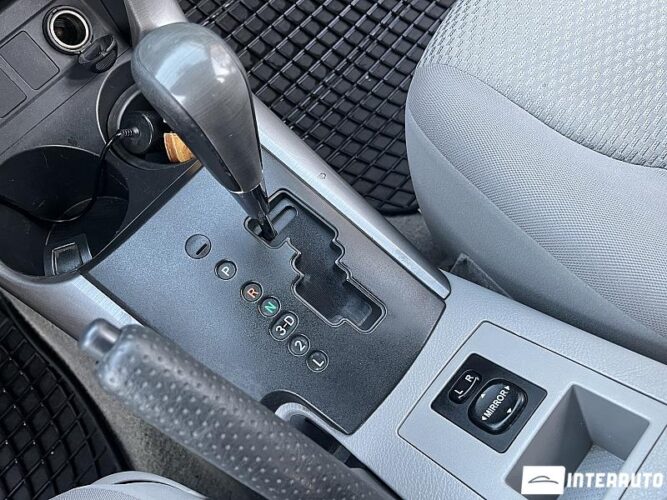 Toyota Rav-4 40 interauto-car