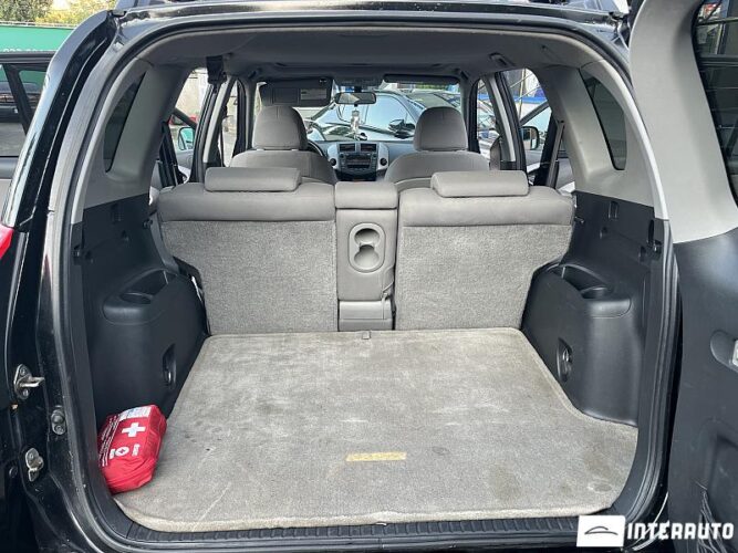 Toyota Rav-4 45 interauto-car