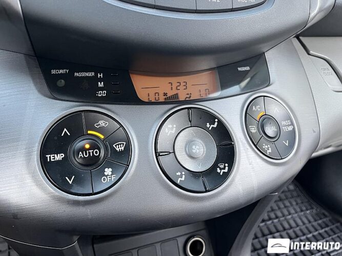 Toyota Rav-4 39 interauto-car