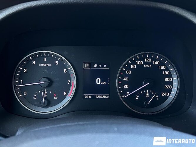 Hyundai Tucson 38 interauto-car