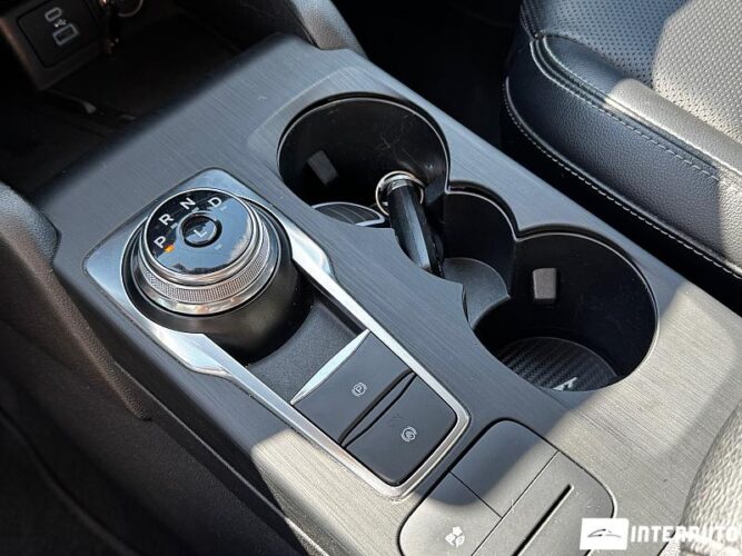 Ford Escape 42 interauto-car