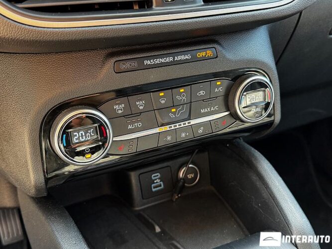 Ford Escape 41 interauto-car