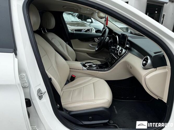 Mercedes C 300 37 interauto-car