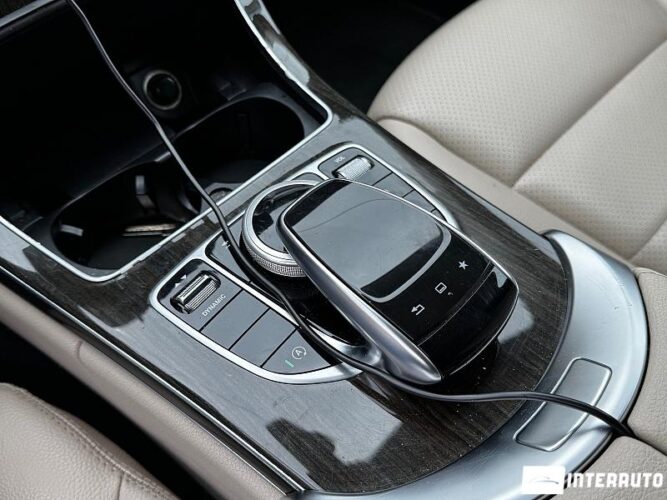 Mercedes C 300 46 interauto-car