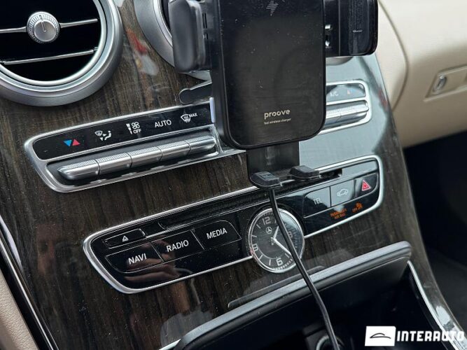 Mercedes C 300 44 interauto-car