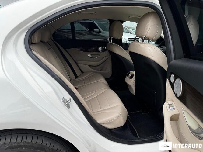 Mercedes C 300 49 interauto-car