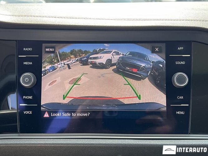 Volkswagen Jetta 39 interauto-car